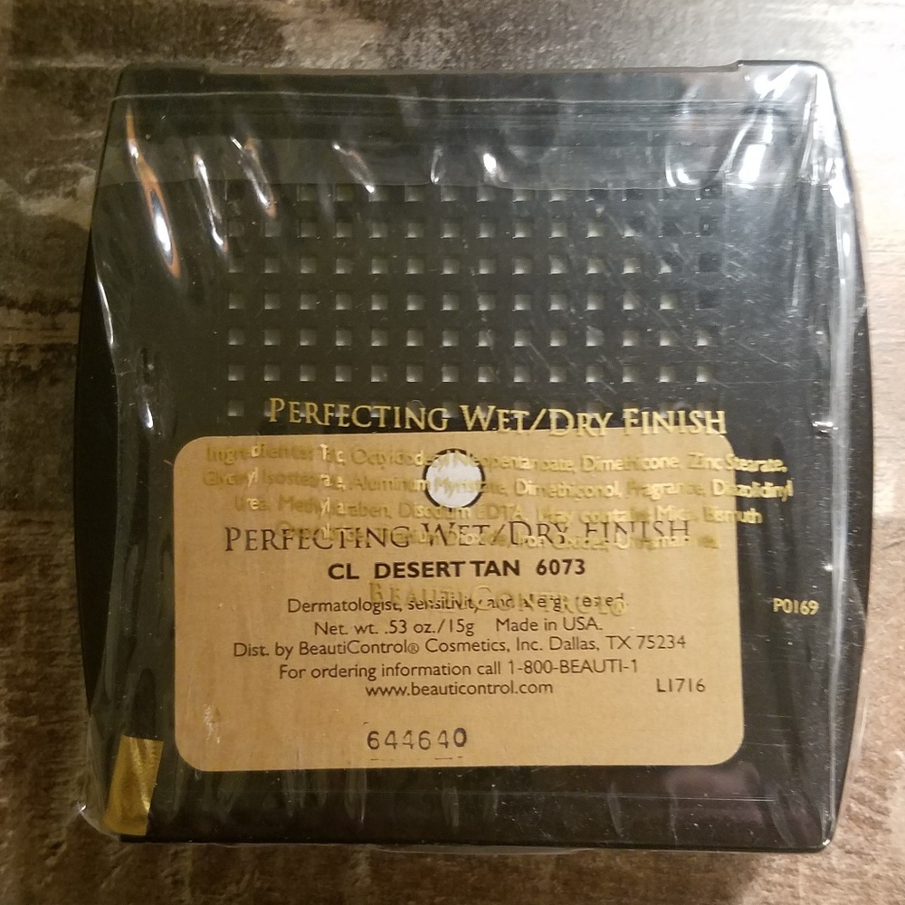 BeautiControl Perfecting Wet/Dry Foundation